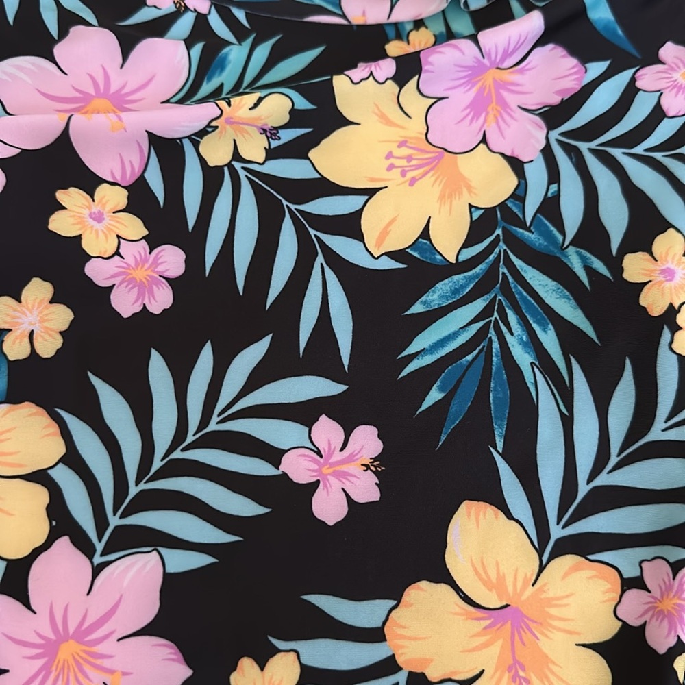 Breaking Waves Floral girls Swimwear‎ - Picture 2 of 5